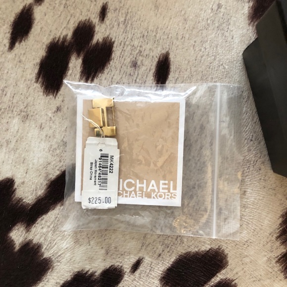 **Michael Kors Multifunction Watch** - Picture 3 of 11